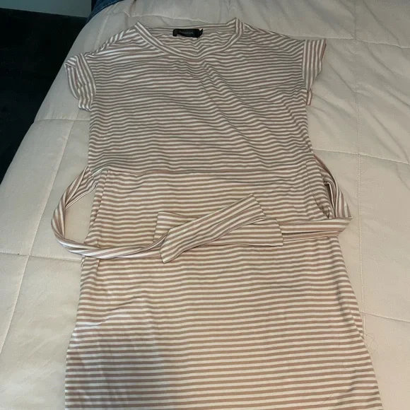 Women’s dress - Picture 1 of 1